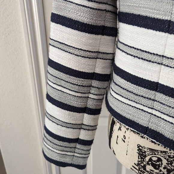 The Limted Stripe Blue and White Blazer Jacket Size 2 - Picture 3 of 7